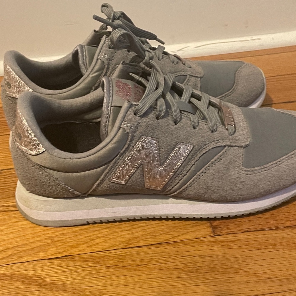 New Balance Gray Sneakers with Metallic pink Accents